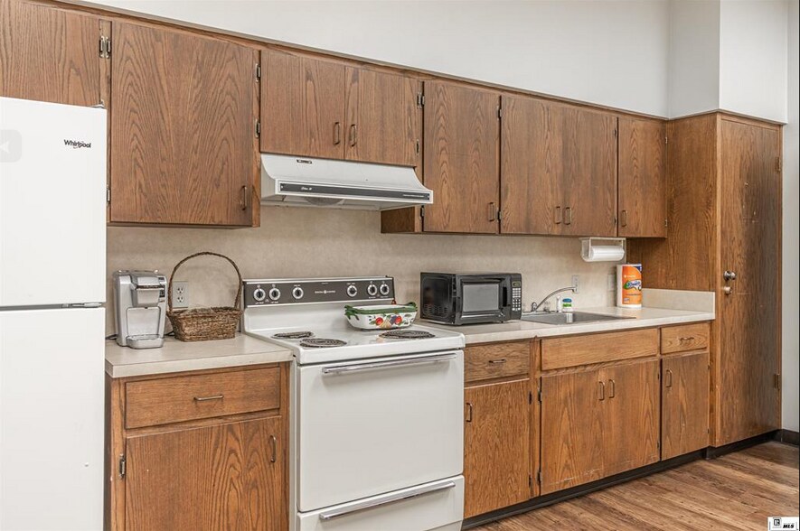 More Photos Of 235 DeSiard St, Monroe Office For Lease