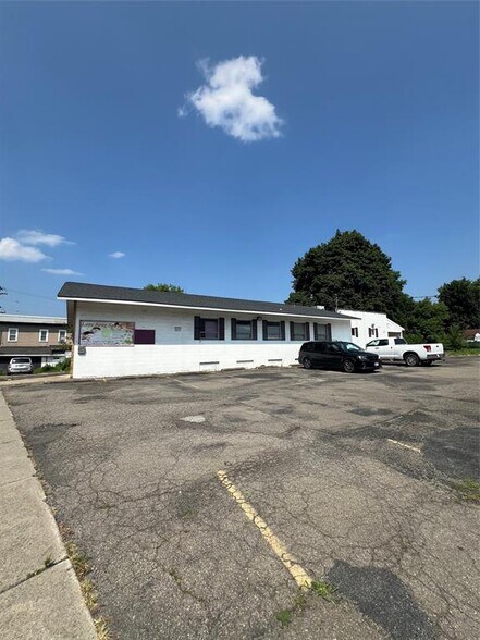 More Photos Of 24 Emma St, Binghamton General Retail For Sale