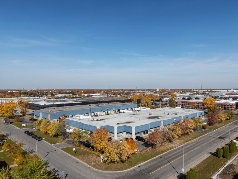 More Photos Of 2115-2147 Rue de la Province, Longueuil Warehouse For Lease