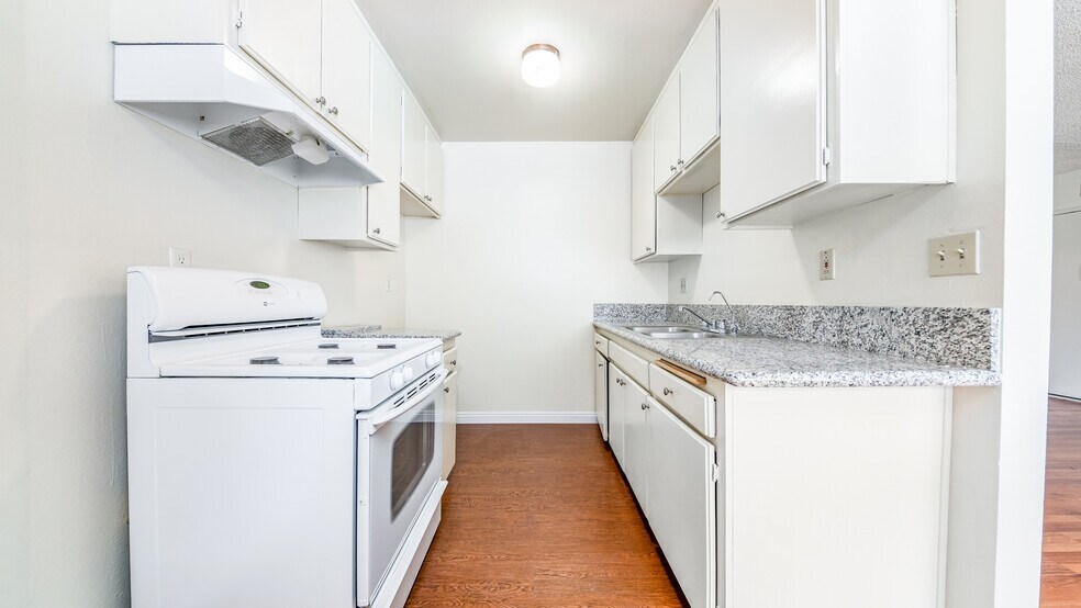 More Photos Of 6045 Hazelhurst Pl, North Hollywood Apartments For Sale