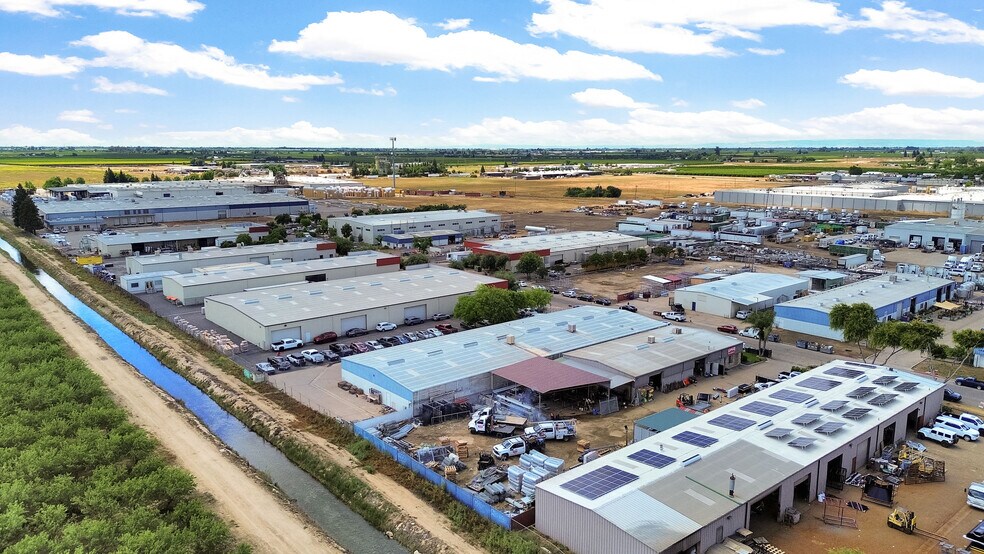 More Photos Of 1848 Industrial Way, Sanger Warehouse For Lease