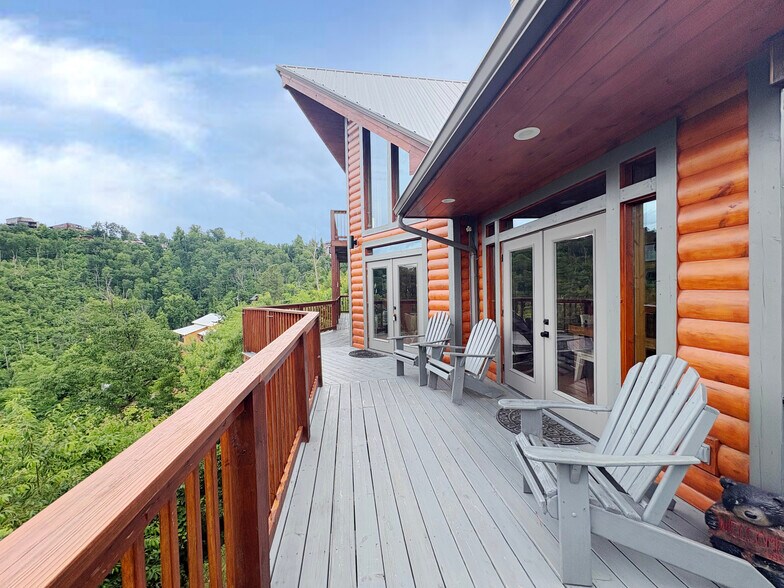 More Photos Of 433 Red Hawk Way, Gatlinburg Specialty For Sale