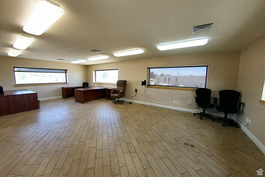 More Photos Of 848 S 2000 W, Syracuse Unknown For Lease