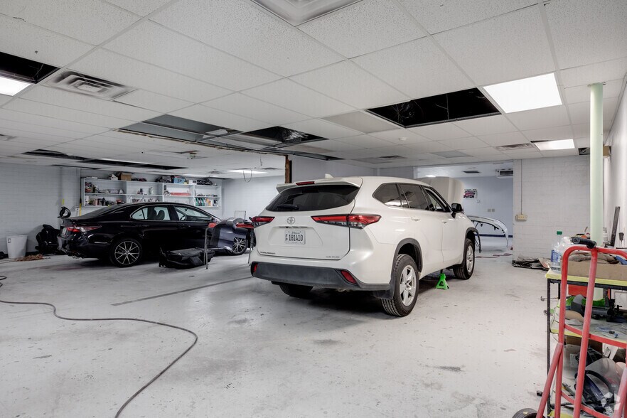 More Photos Of 9211 N 9th Ave, Phoenix Service For Sale