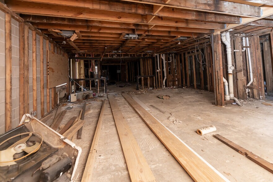 More Photos Of 6020 Shelby Oaks Dr, Memphis Hotel For Sale