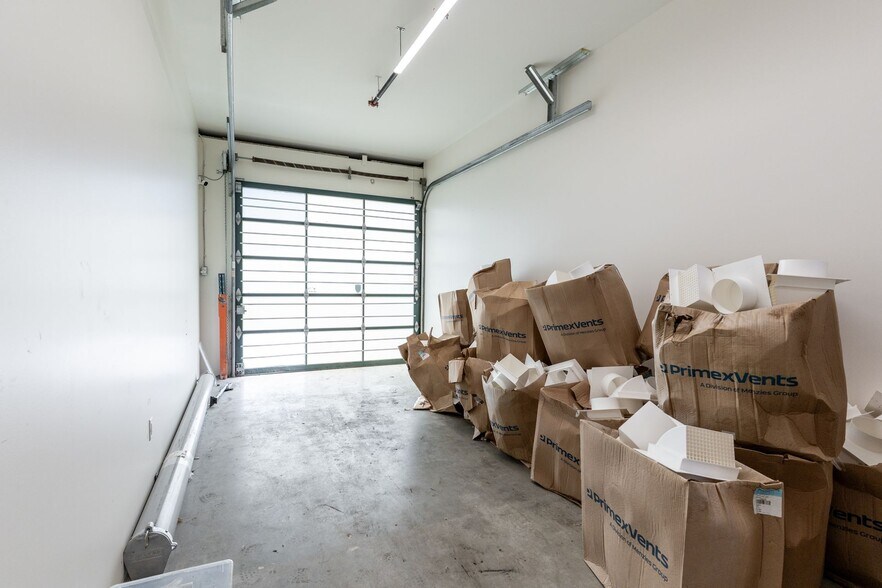 More Photos Of 2071 Kingsway Ave, Port Coquitlam Flex For Sale