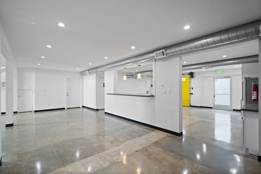 More Photos Of 1802-1808 El Camino Real, Redwood City General Retail For Lease