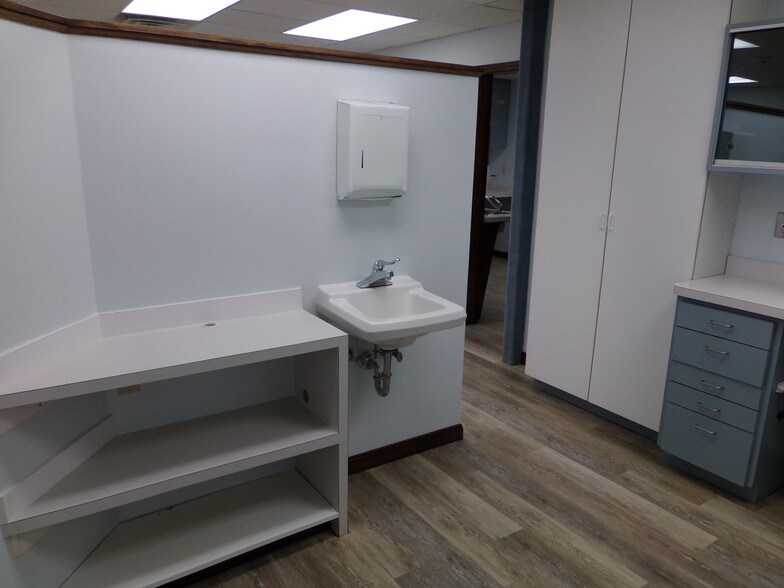 More Photos Of 401 Gilford Ave, Gilford Medical For Sale