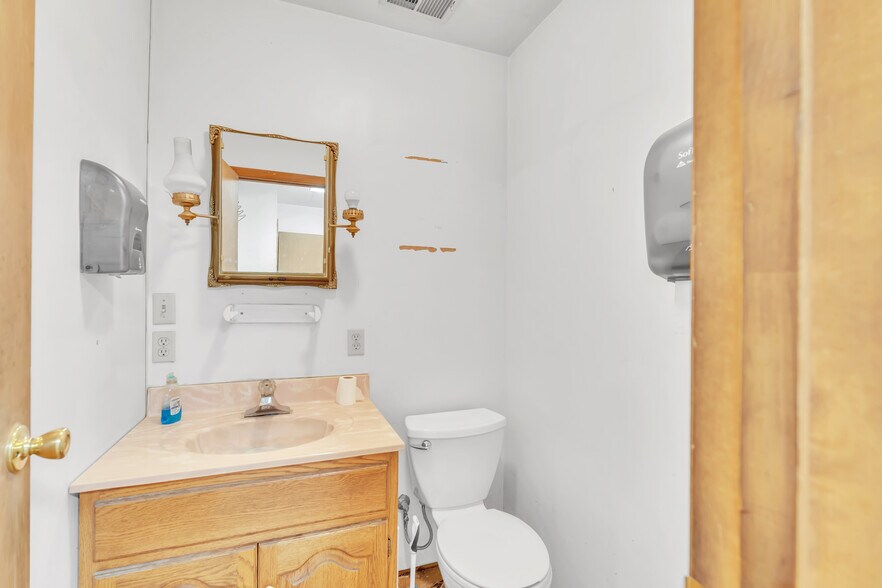 More Photos Of 274 Monroe Ave, New Martinsville Freestanding For Sale