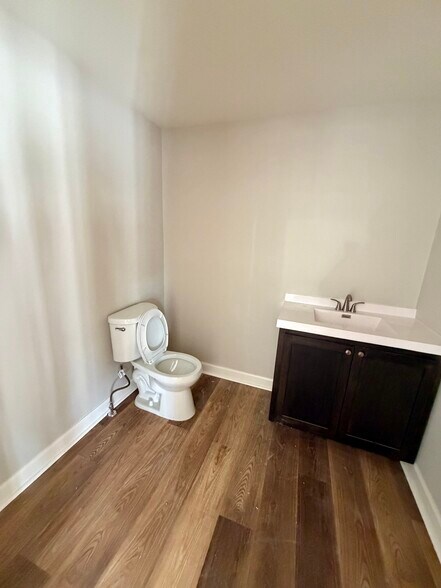 More Photos Of 101 E Main St, Blanchester Loft Creative Space For Lease