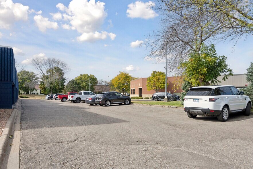 More Photos Of 7115-7133 Washington Ave S, Edina Research And Development For Lease