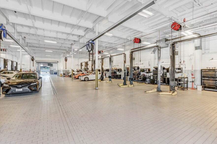 More Photos Of 26825 Auto Mall Pky, Murrieta Auto Dealership For Lease