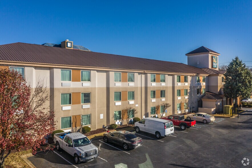 More Photos Of 2855 Old Austin Peay Hwy, Memphis Hotel For Sale