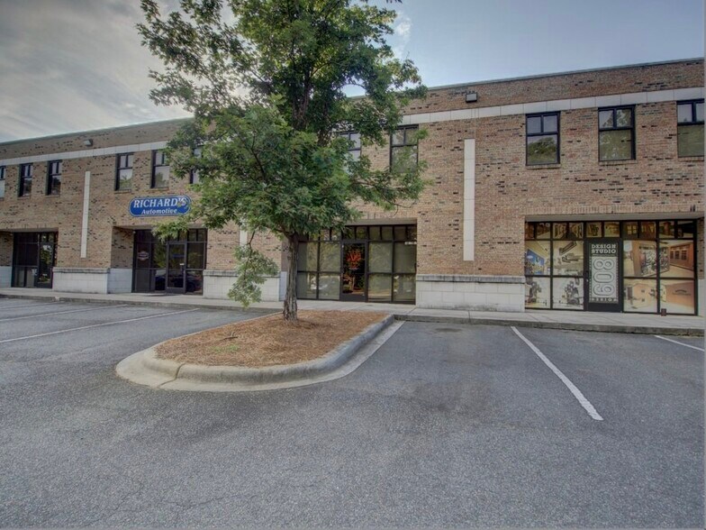 More Photos Of 1000 Van Buren Ave, Indian Trail Flex For Lease