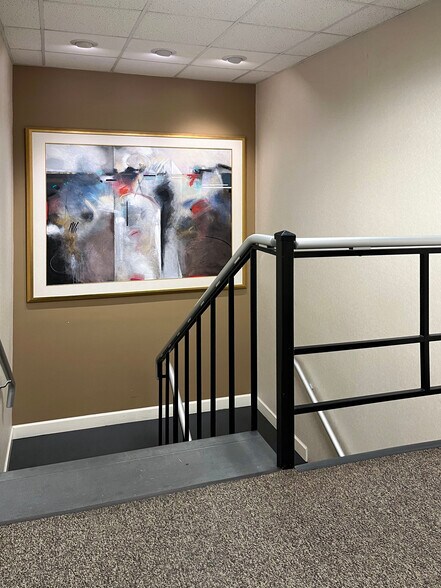 More Photos Of 12284 Warwick Blvd, Newport News Office For Lease