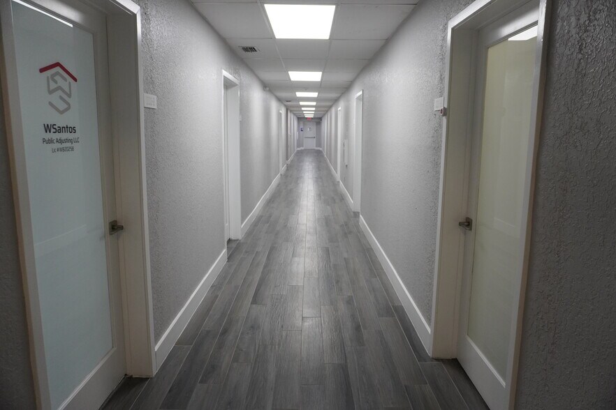 More Photos Of 2520-2650 N University Dr, Sunrise Unknown For Lease