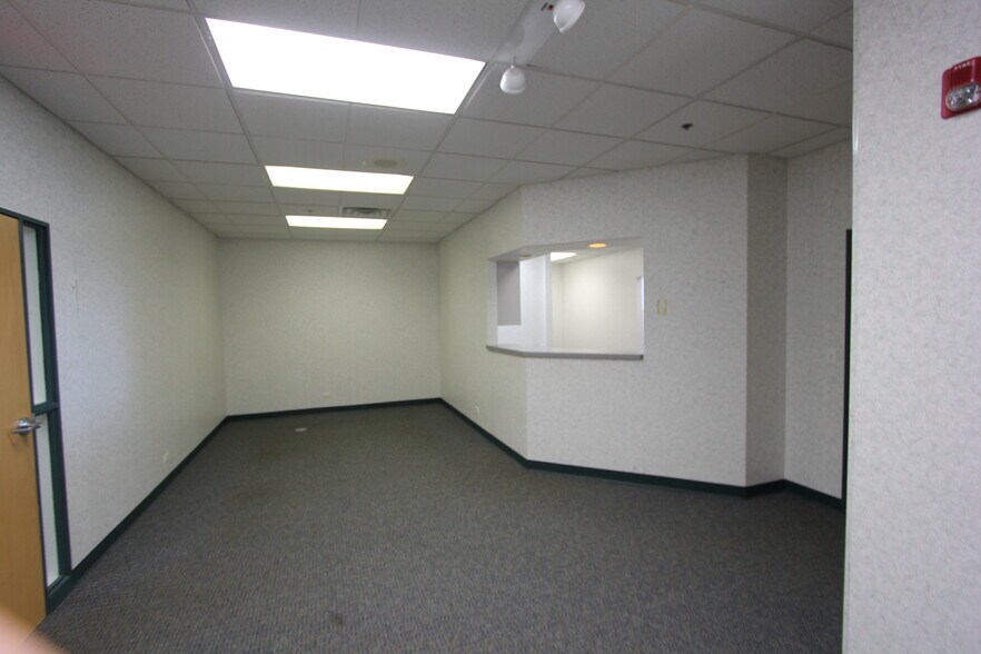 More Photos Of 471 W Army Trail Rd, Bloomingdale Medical For Lease