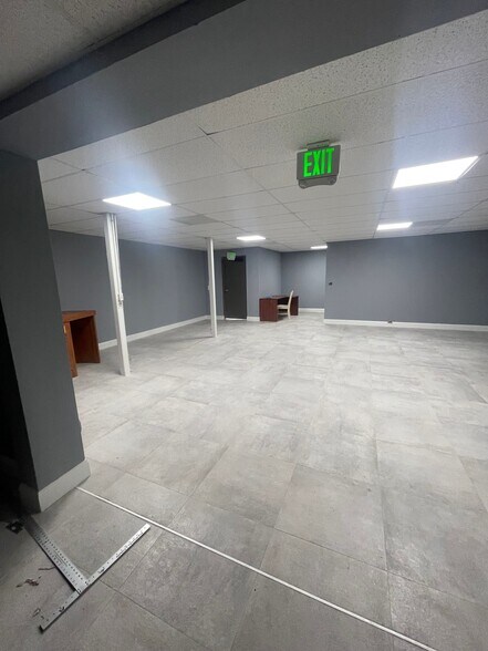 More Photos Of 5299 Saint Augustine Rd, Jacksonville Manufacturing For Lease