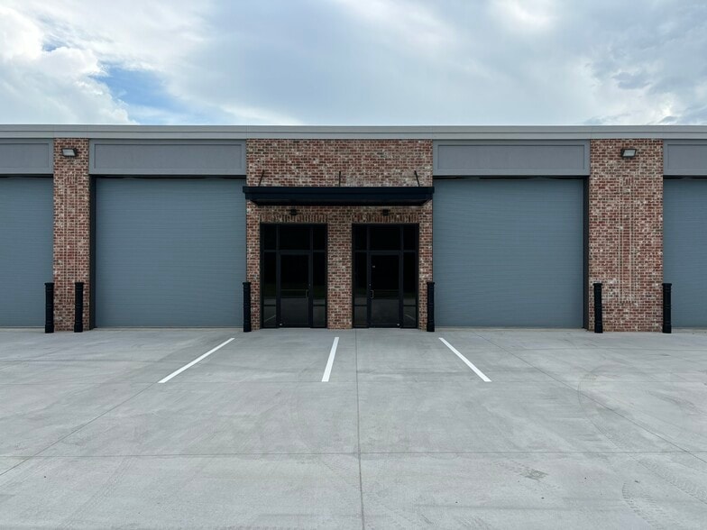 More Photos Of 230 Casey's Ln, Flowood Light Distribution For Lease