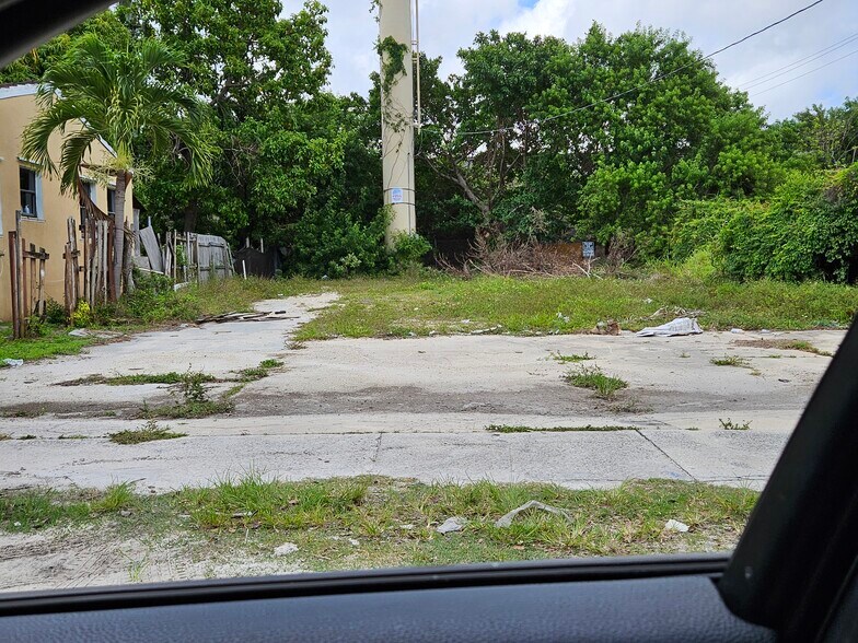More Photos Of 321 NW 37th St, Miami Land For Sale