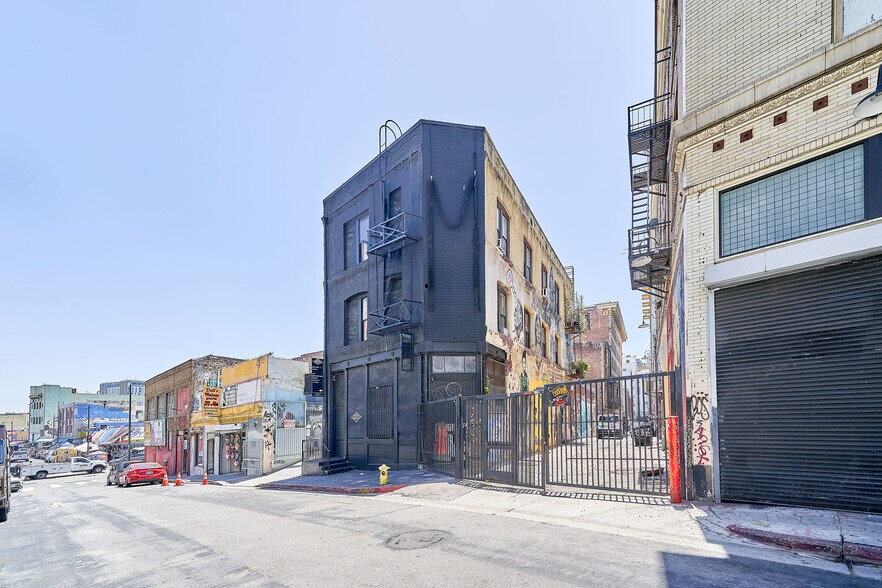 Primary Photo Of 118 Winston St, Los Angeles General Retail For Sale