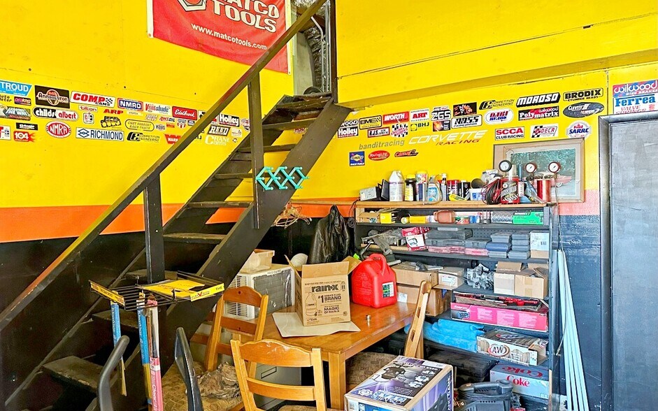 More Photos Of 1 Triangle Park, Lake Placid Auto Repair For Sale