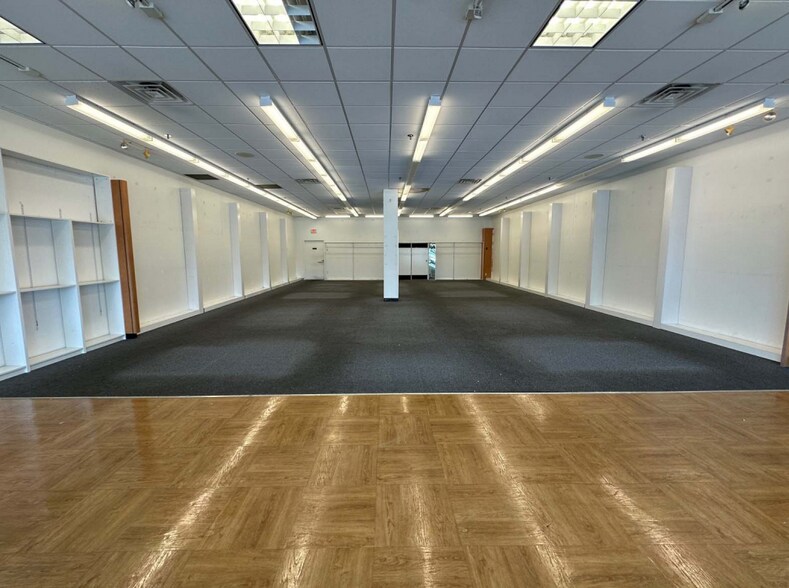 More Photos Of 465 N Germantown Pky, Cordova Unknown For Lease