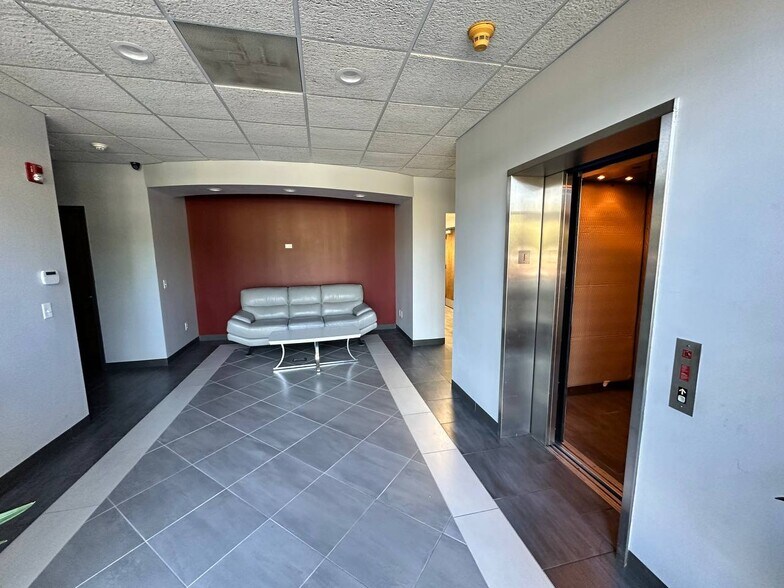 More Photos Of 6111 Gazebo Park Pl N, Jacksonville Medical For Lease