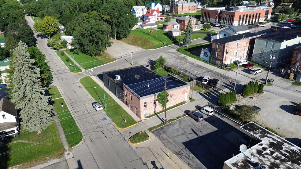 More Photos Of 111 W Hazel St, Albion Light Manufacturing For Sale