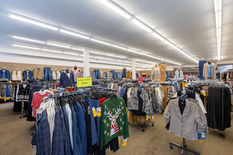 More Photos Of , Sauk Centre General Retail For Sale