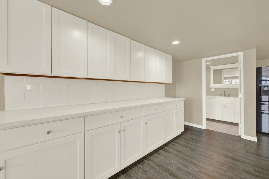 More Photos Of 124 S Porter Rd, Dixon Service For Sale