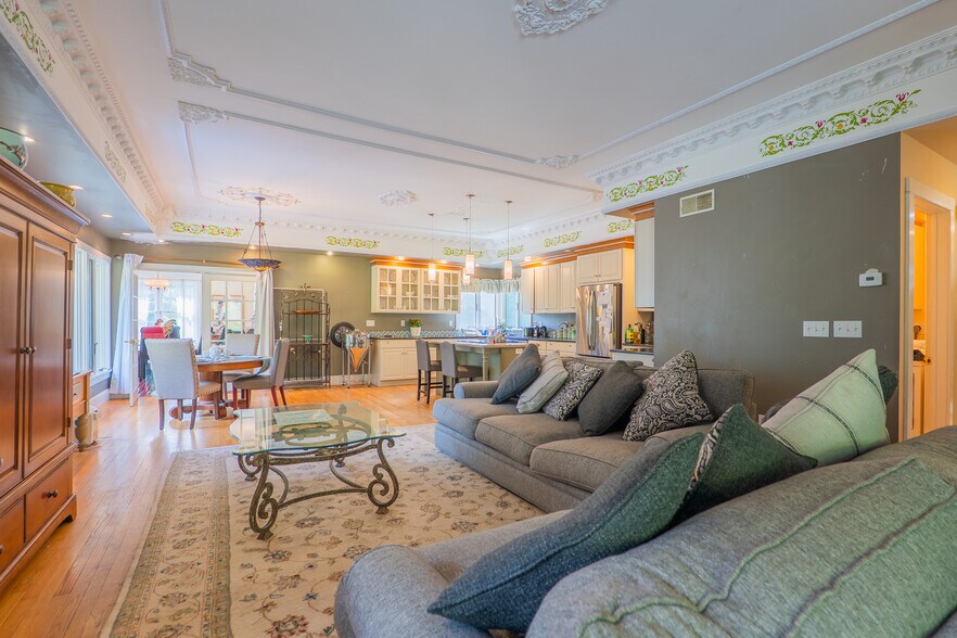 More Photos Of 34 West St, Newtown Apartments For Sale