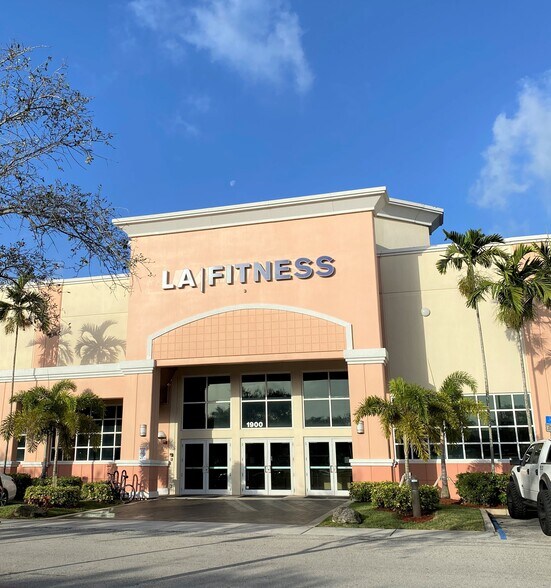More Photos Of 2000-2300 N Flamingo Rd, Pembroke Pines Unknown For Lease