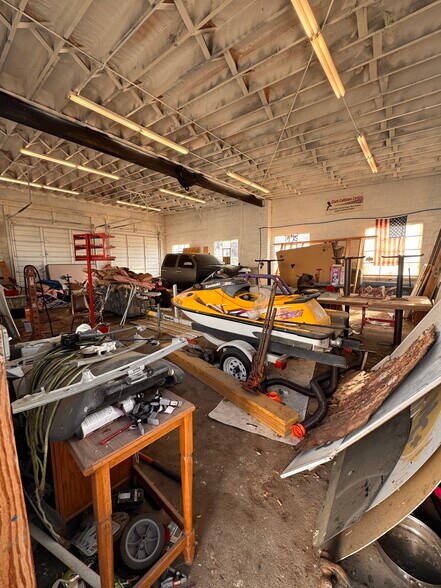 More Photos Of 517 S Main St, Stafford Flex For Sale