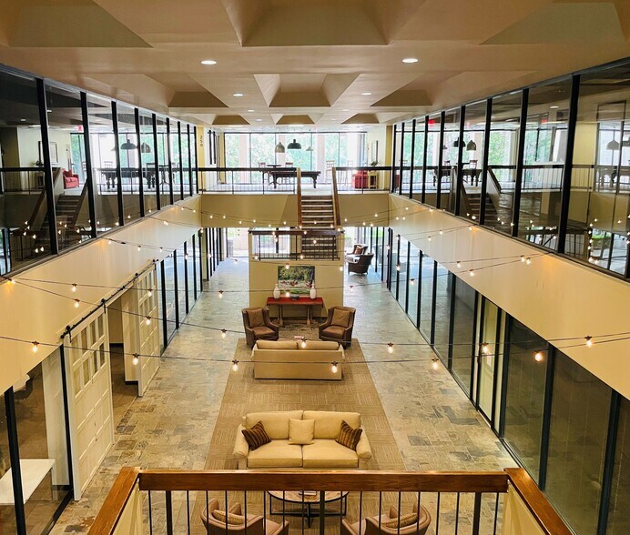 More Photos Of 8945 Long Point Rd, Houston Office For Sale