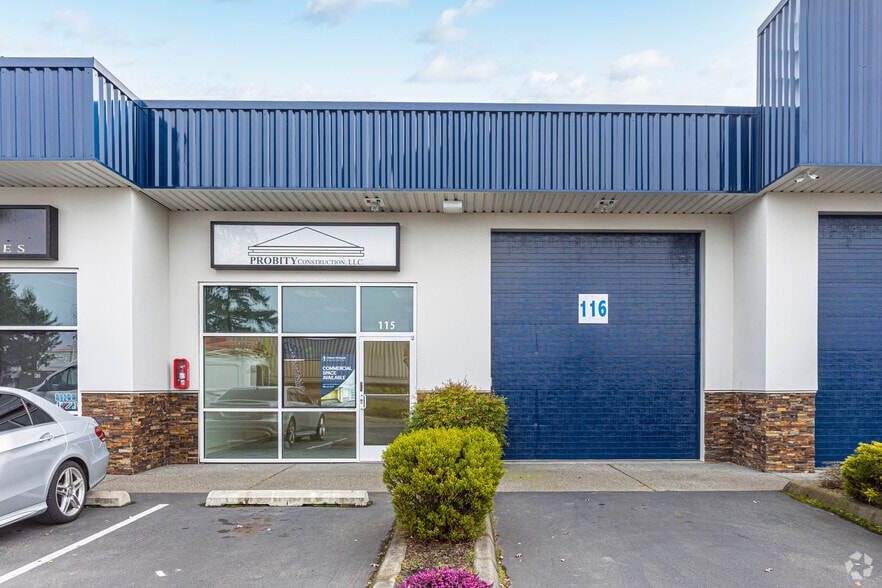 More Photos Of 11105 Steele St S, Tacoma Flex For Lease