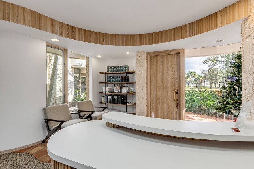 More Photos Of 100-104 Riverside Dr, New Smyrna Beach Office For Sale