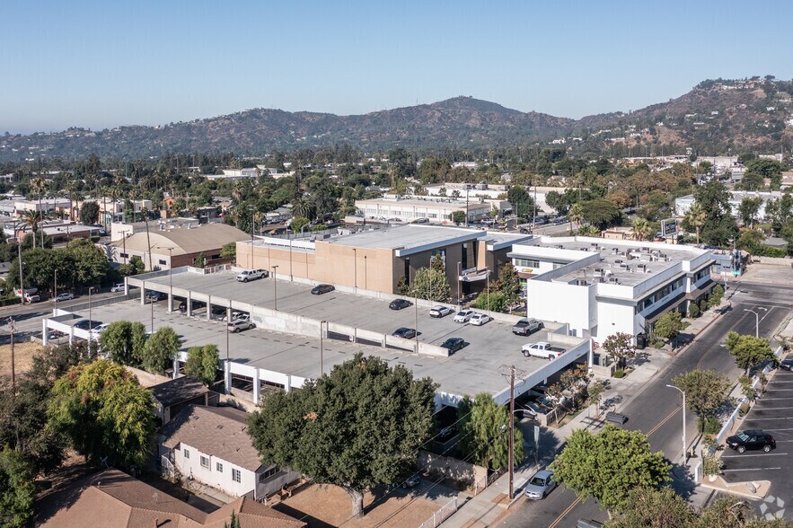 More Photos Of 2180 Lincoln Ave, Altadena Health Club For Sale