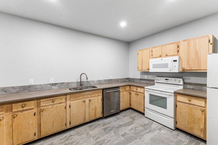 More Photos Of 333-339 Main St, Mead Storefront For Sale
