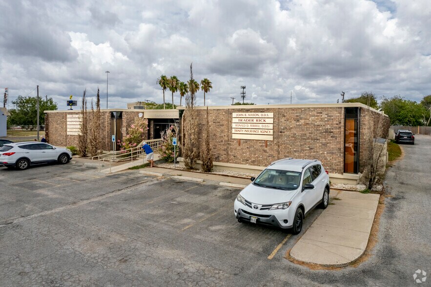 Primary Photo Of 4949 Everhart Rd, Corpus Christi Loft Creative Space For Lease