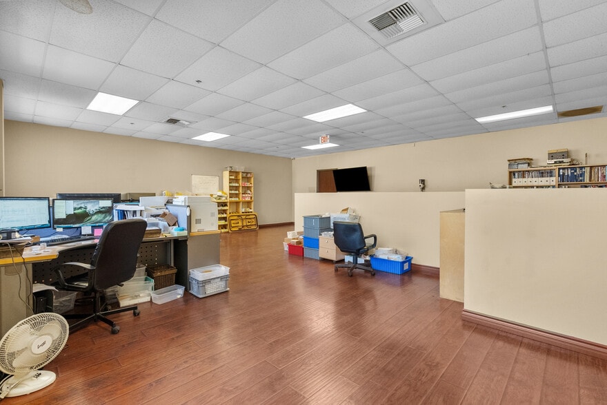 More Photos Of 28041 Smyth Dr, Valencia Light Manufacturing For Lease