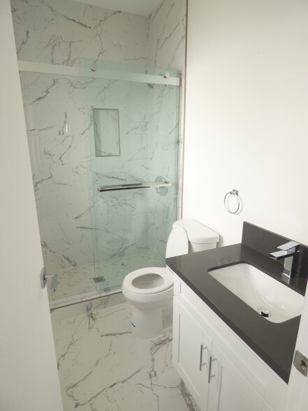 More Photos Of 6732 Irvine Ave, North Hollywood Apartments For Sale