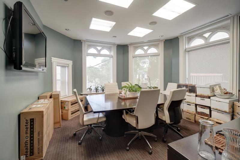 More Photos Of 236 Avenue Rd, Toronto Medical For Lease