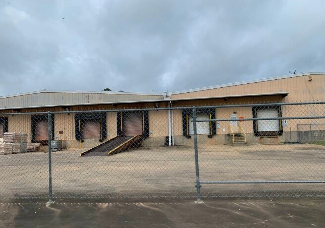 More Photos Of 1024 Highpoint Rd, Summit Distribution For Sale