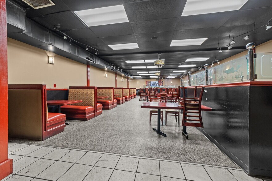 More Photos Of 607 S Main St, King Unknown For Lease