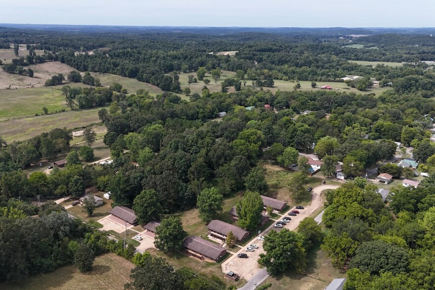 More Photos Of 1020 Washington St, Doniphan Apartments For Sale