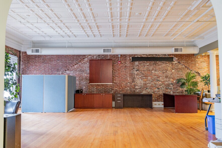 More Photos Of 496-498 Congress St, Portland Storefront Retail Office For Sale