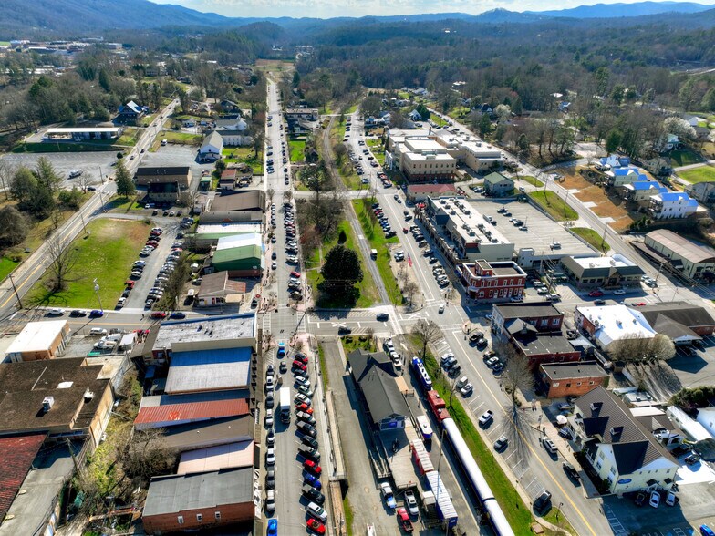 More Photos Of 240 W Main St, Blue Ridge Office For Sale
