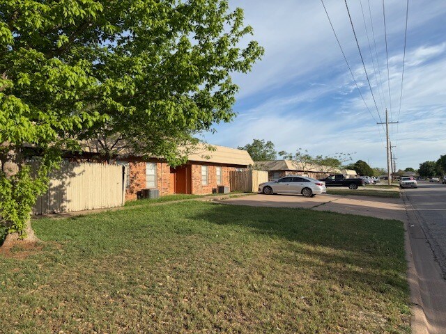 More Photos Of 200 N Jefferson St, Abilene Apartments For Sale