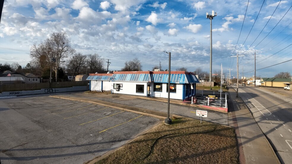 More Photos Of 3616 E 11th St, Tulsa Fast Food For Sale